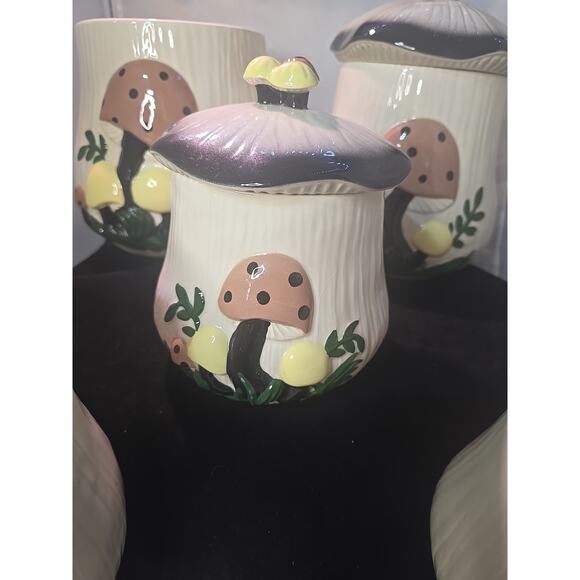 Vintage 1970’s Arnel’s Merry Mushroom Ceramic Canister Set of 5 W/ Lids - Picture 4 of 5